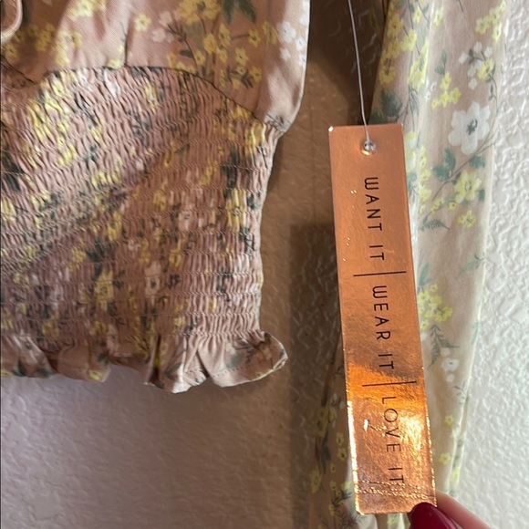 Almost Famous Green Puff Sleeve Ruched Blouse - Picture 3 of 7